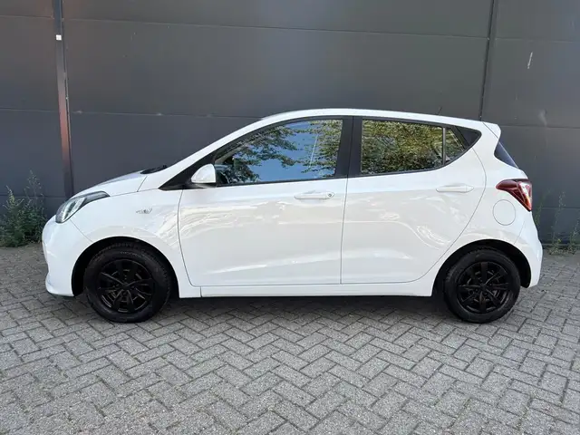 Hyundai I10 view 4