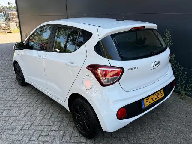 Hyundai I10 view 5