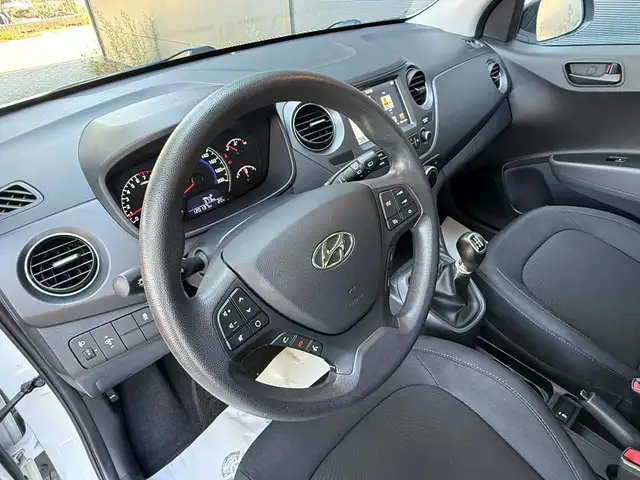 Hyundai I10 view 9