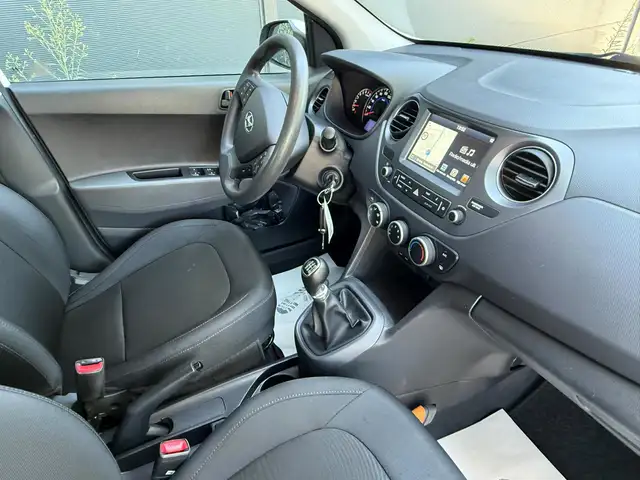 Hyundai I10 view 12