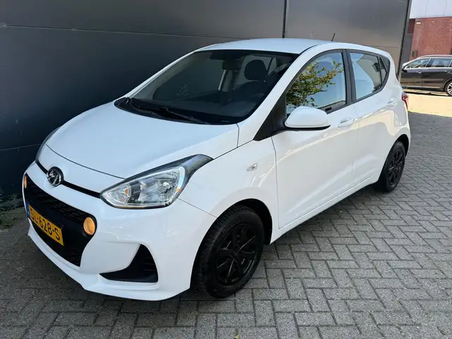 Hyundai I10 view 3