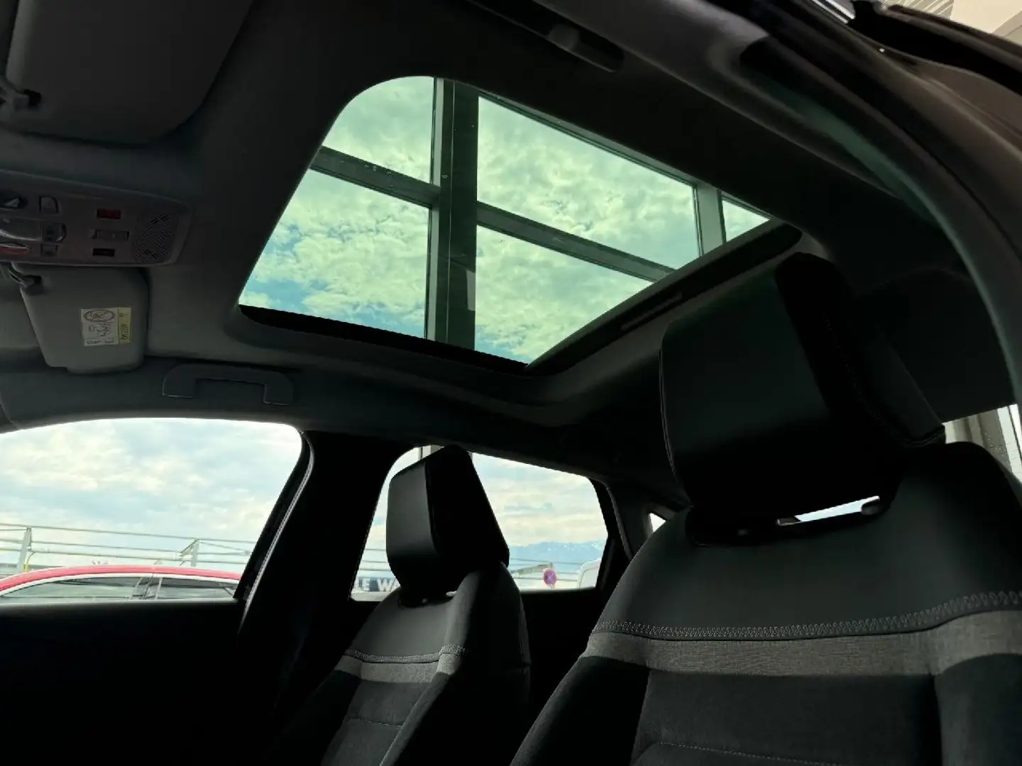 Citroen C4 X Elektromotor 136 SHINE PACK Negro - 2