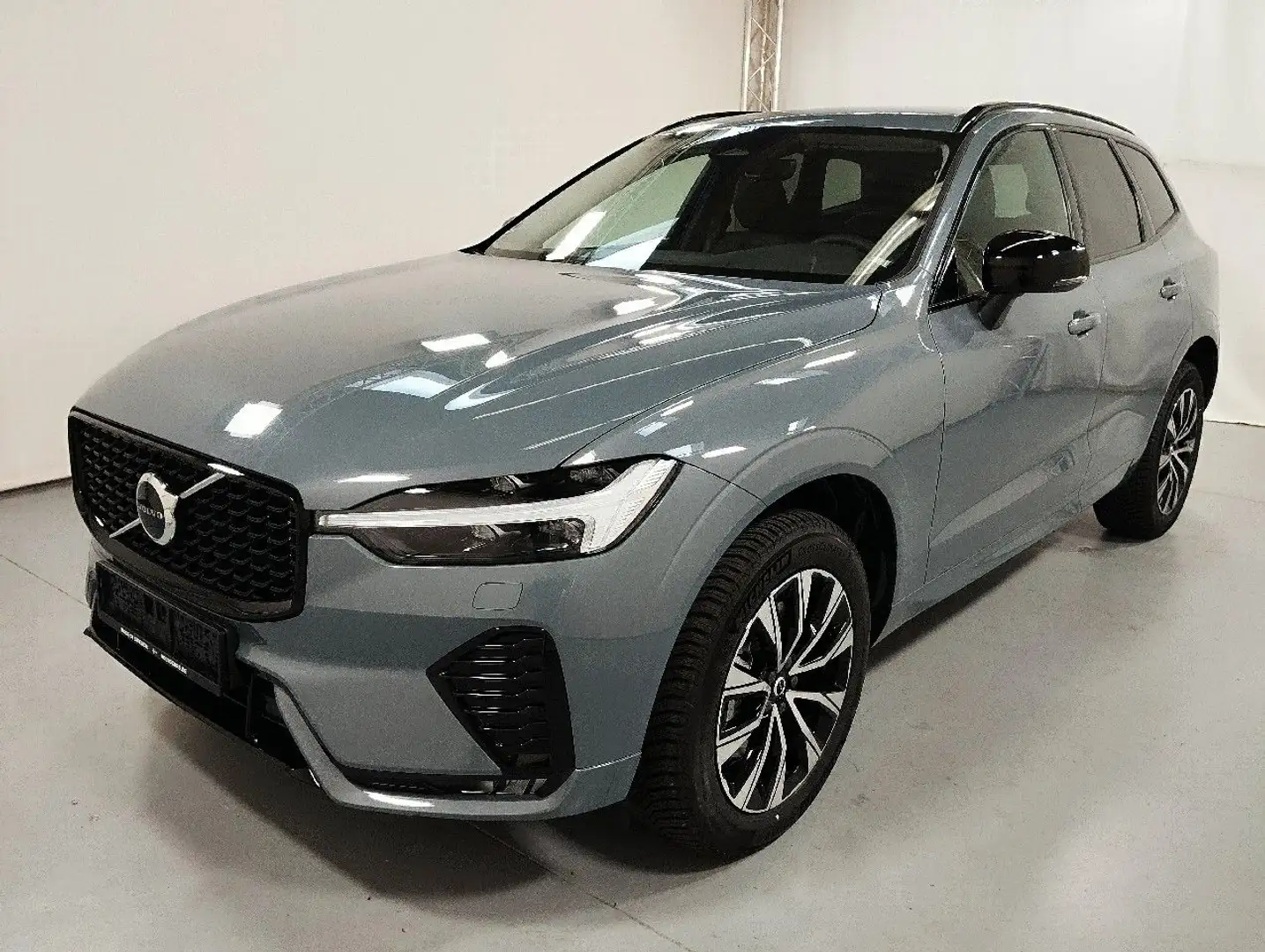 Volvo XC60 B4 Plus Dark AWD*Standh.*FrontsH* Grau - 1