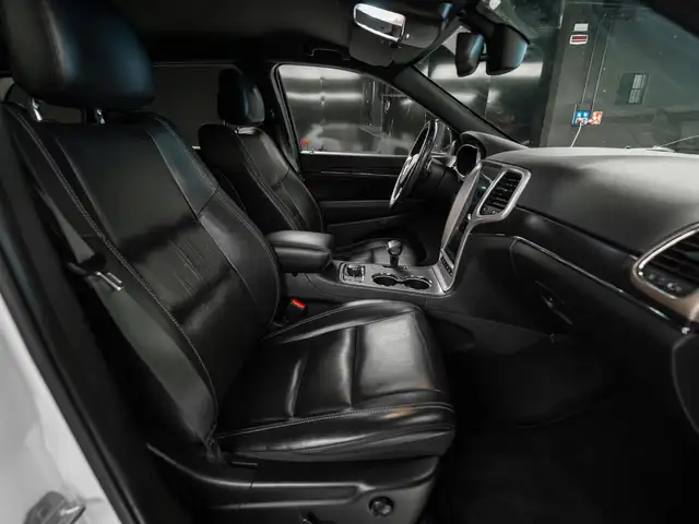 Jeep Grand Cherokee view 12