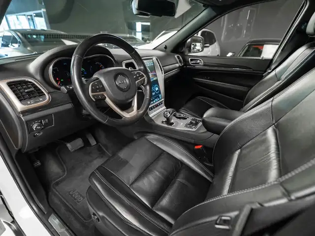 Jeep Grand Cherokee view 7