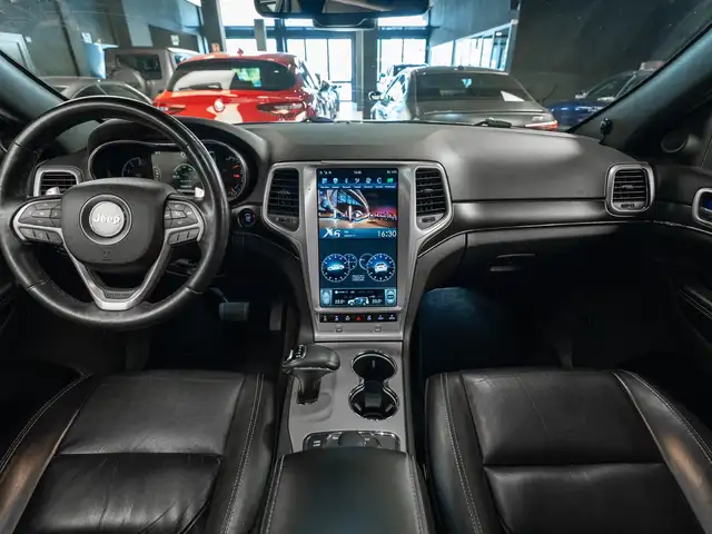 Jeep Grand Cherokee view 9