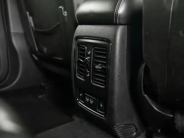 Jeep Grand Cherokee view 14
