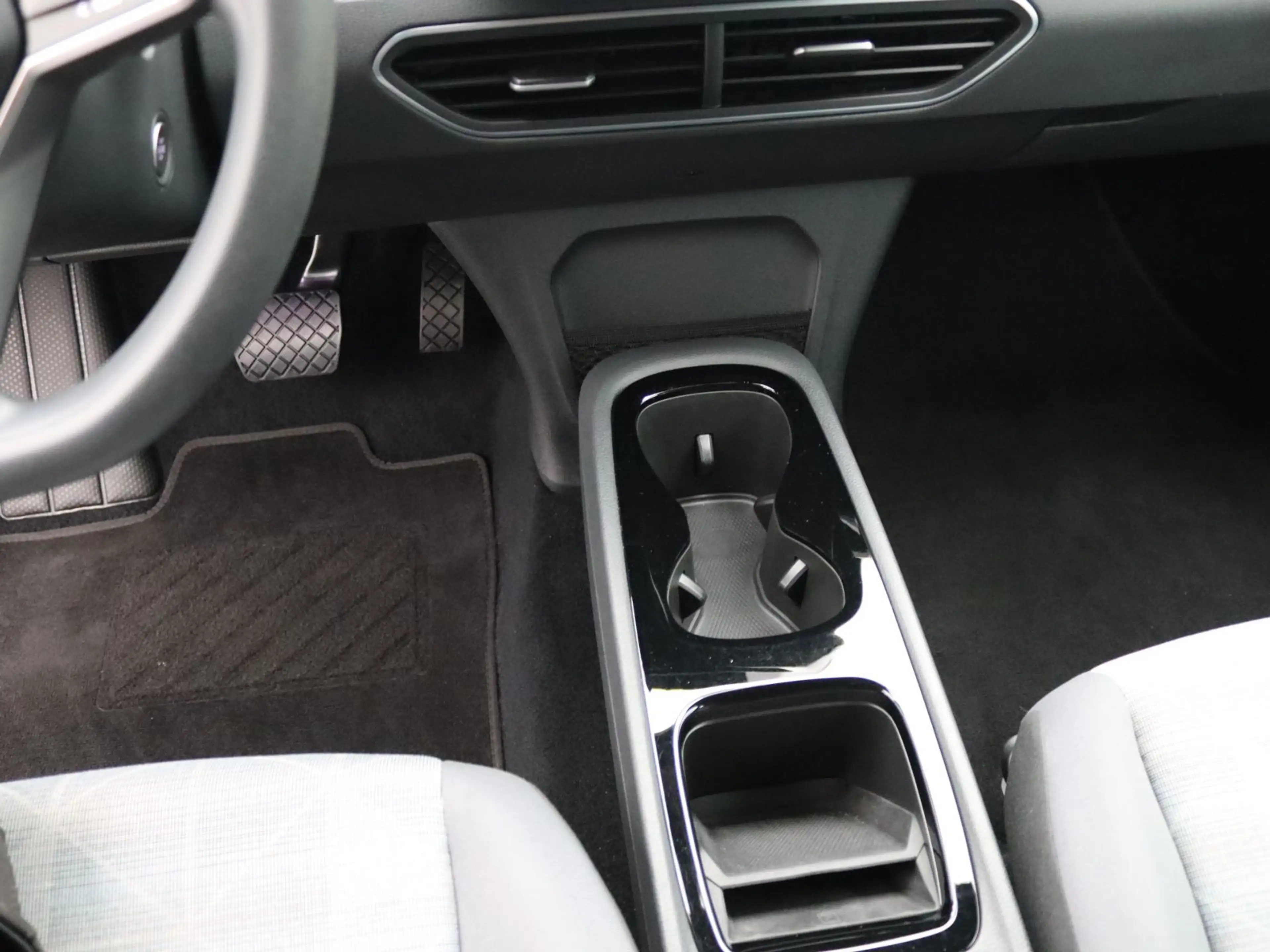 Volkswagen ID.3 Pro / CarPlay, Navi, Standklima, LED, DAB+ — photo 17