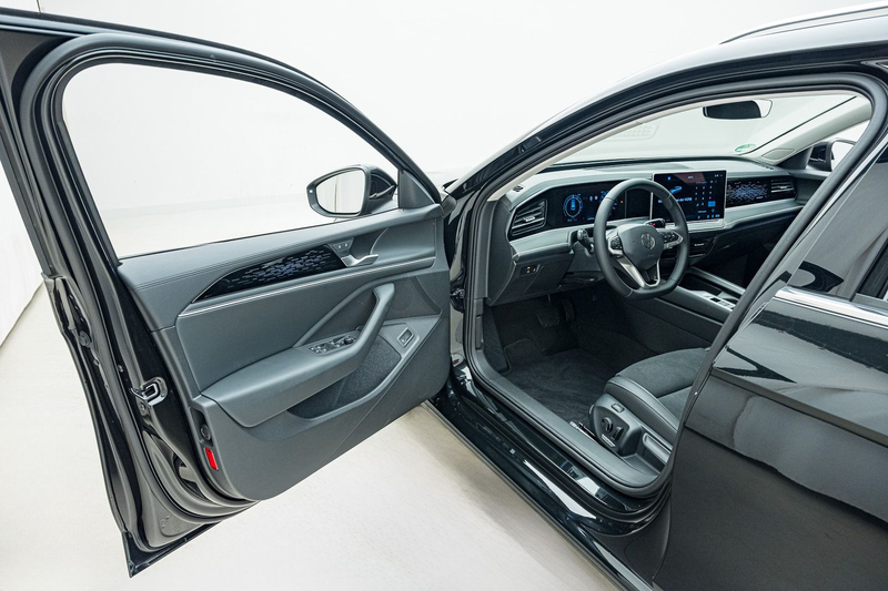Volkswagen Passat 1.5 TSI eHybrid Business DSG*AREA*NAV*MAS — photo 11