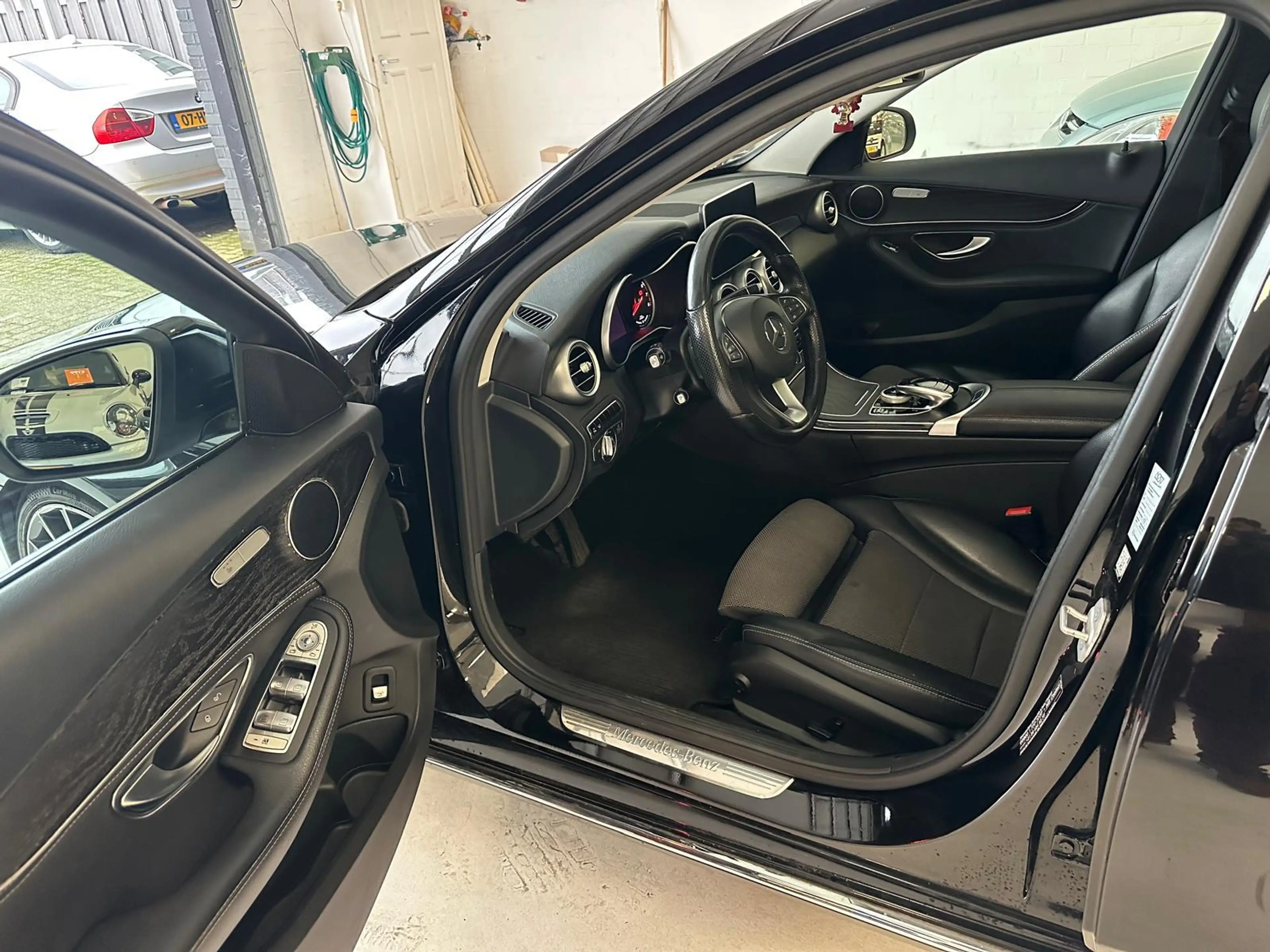 Mercedes-Benz C 350 e Lease Edition/PANO /HEAD UP/NAVI — photo 8