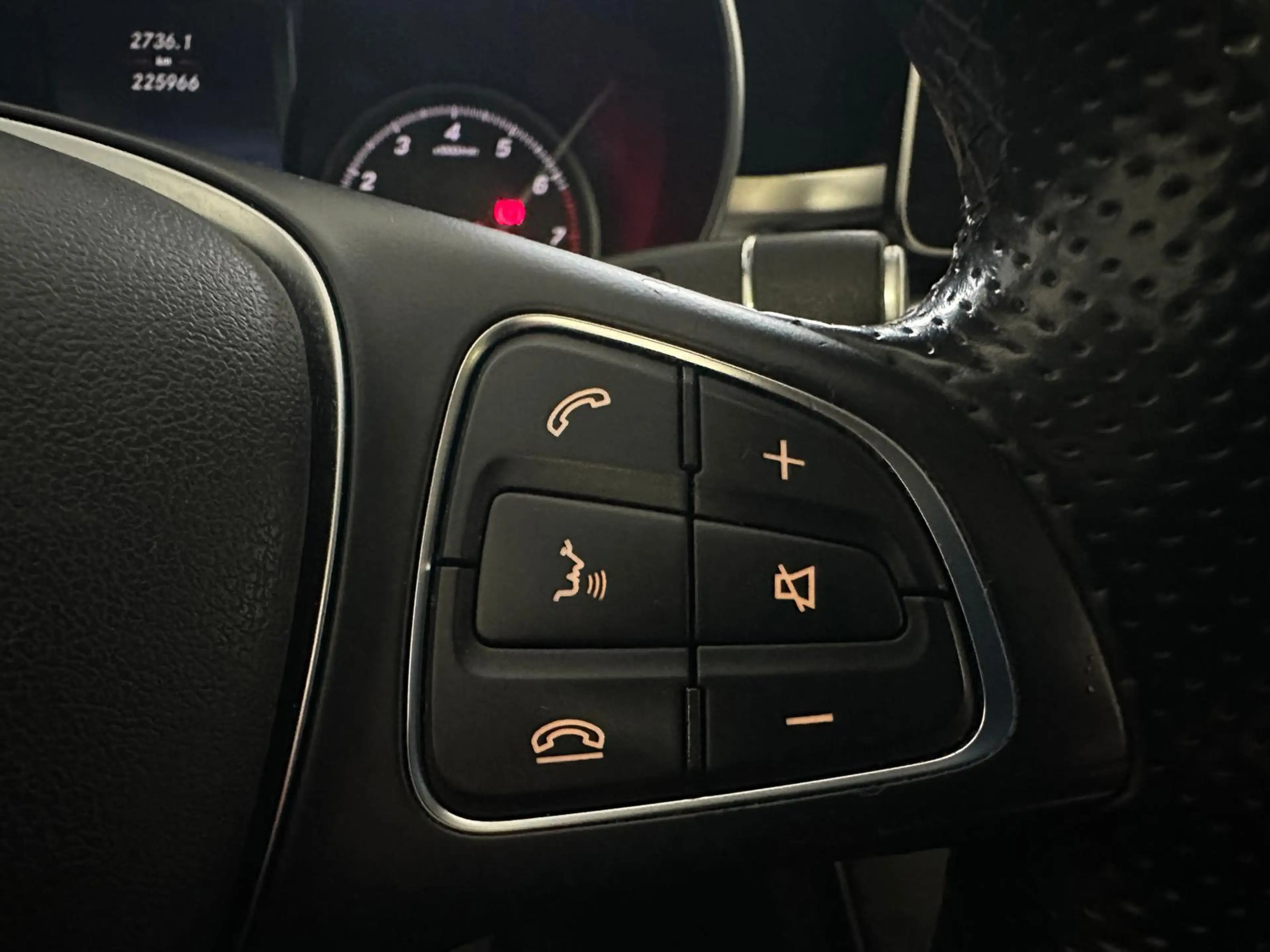 Mercedes-Benz C 350 e Lease Edition/PANO /HEAD UP/NAVI — photo 14