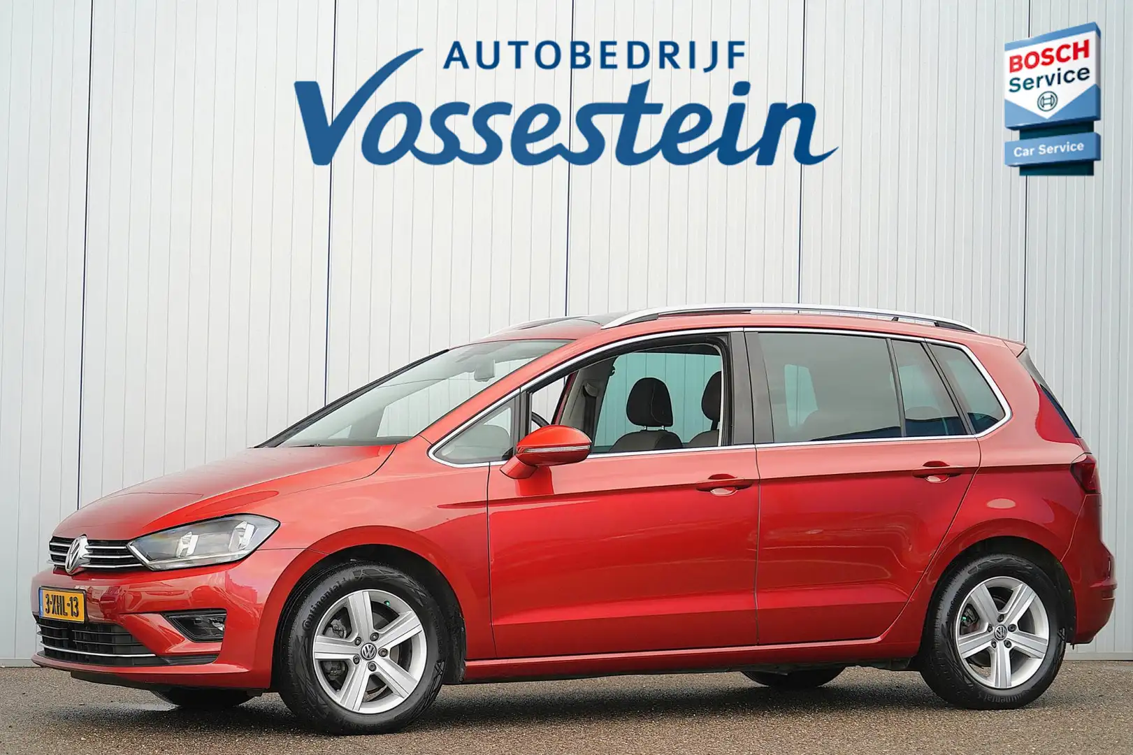 Volkswagen Golf Sportsvan 1.2 TSI Highline / 116dkm NAP / Panodak / Trekhaak Rood - 1