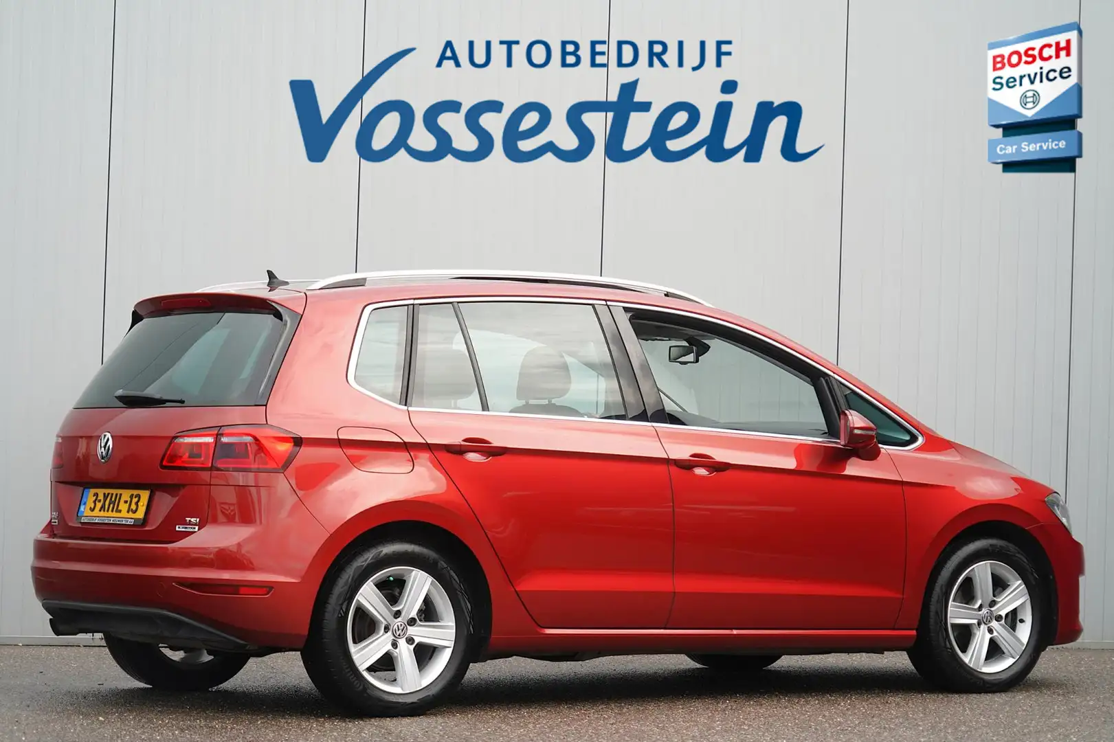 Volkswagen Golf Sportsvan 1.2 TSI Highline / 116dkm NAP / Panodak / Trekhaak Rood - 2