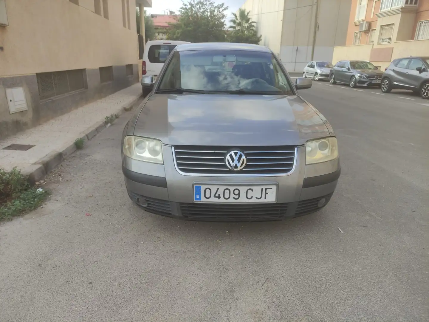 Volkswagen Passat Passat 2.0 Edition 130 Edition Серый - 1