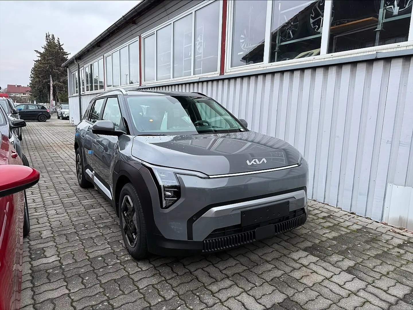 Kia EV3 FWD 81,4kWh Long Range Air Sitzheizung Grau - 1