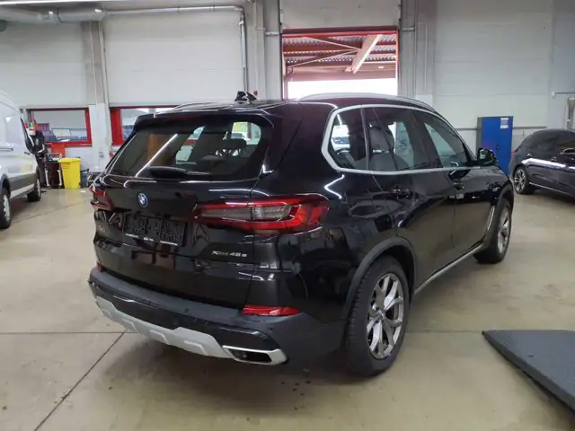 BMW X5 view 5