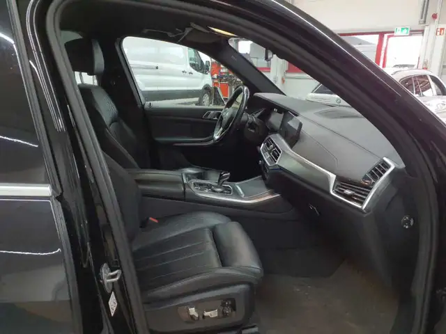 BMW X5 view 12