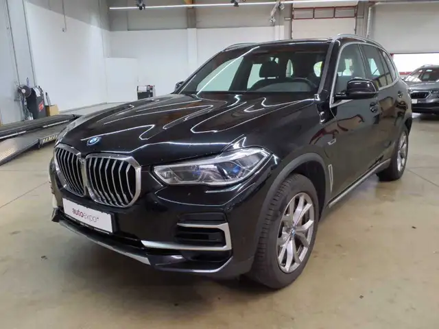 BMW X5 view 3
