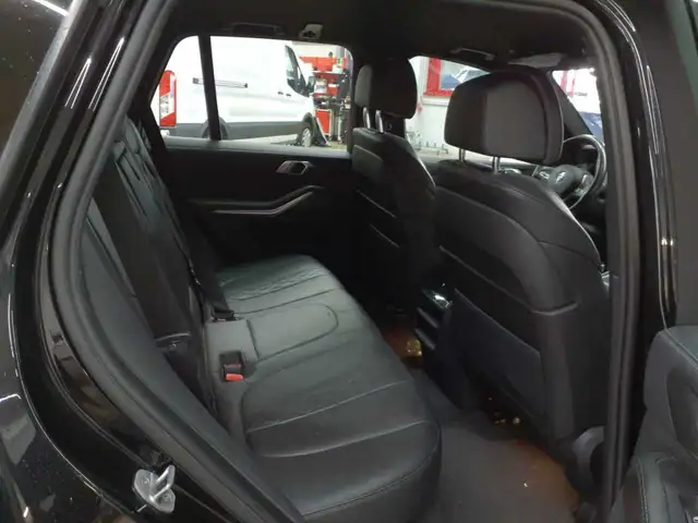 BMW X5 view 11