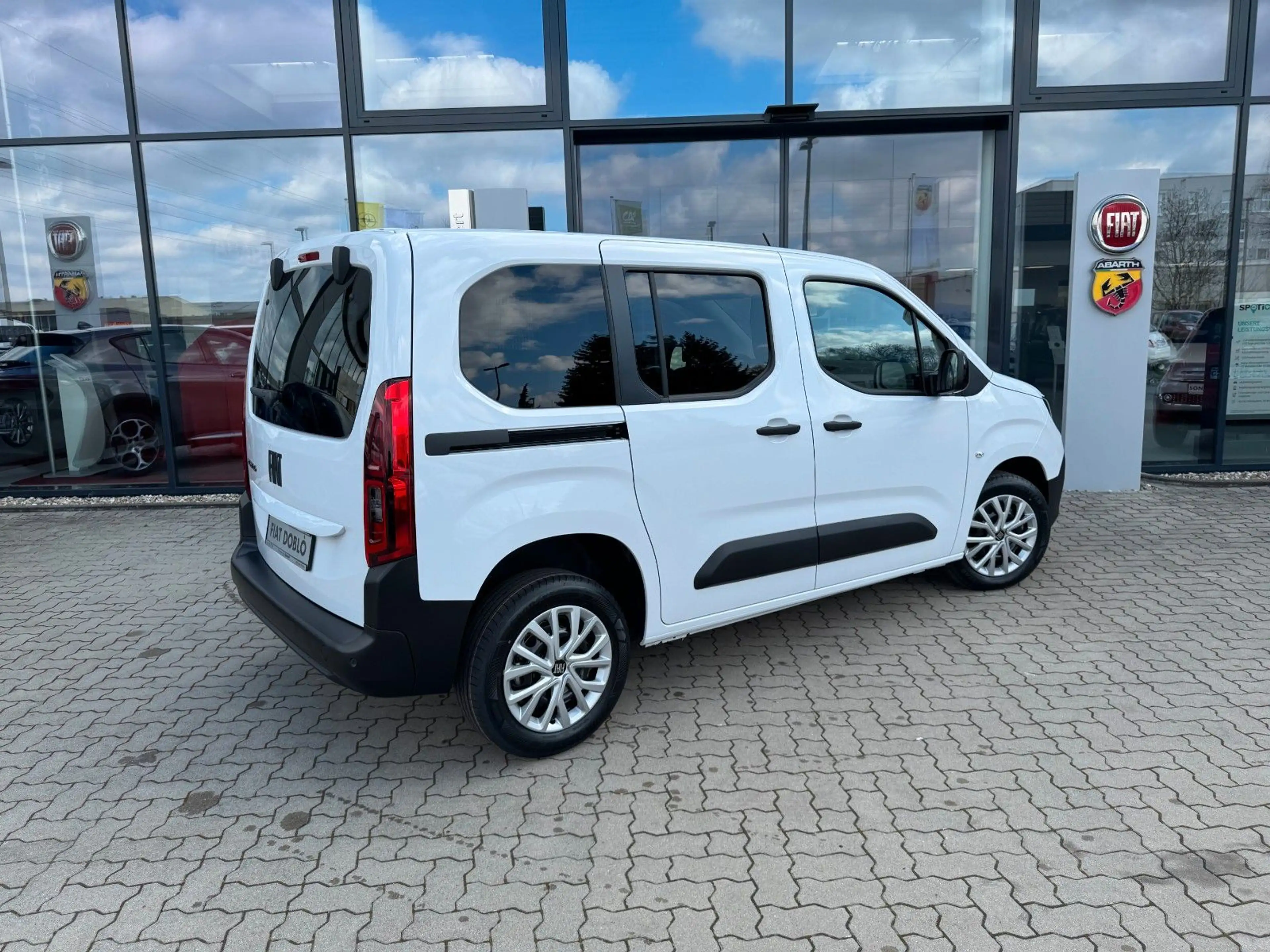 Fiat Doblo DIESEL Kombi N1 5-Sitzer 1.5 BlueHDI 102 — photo 4