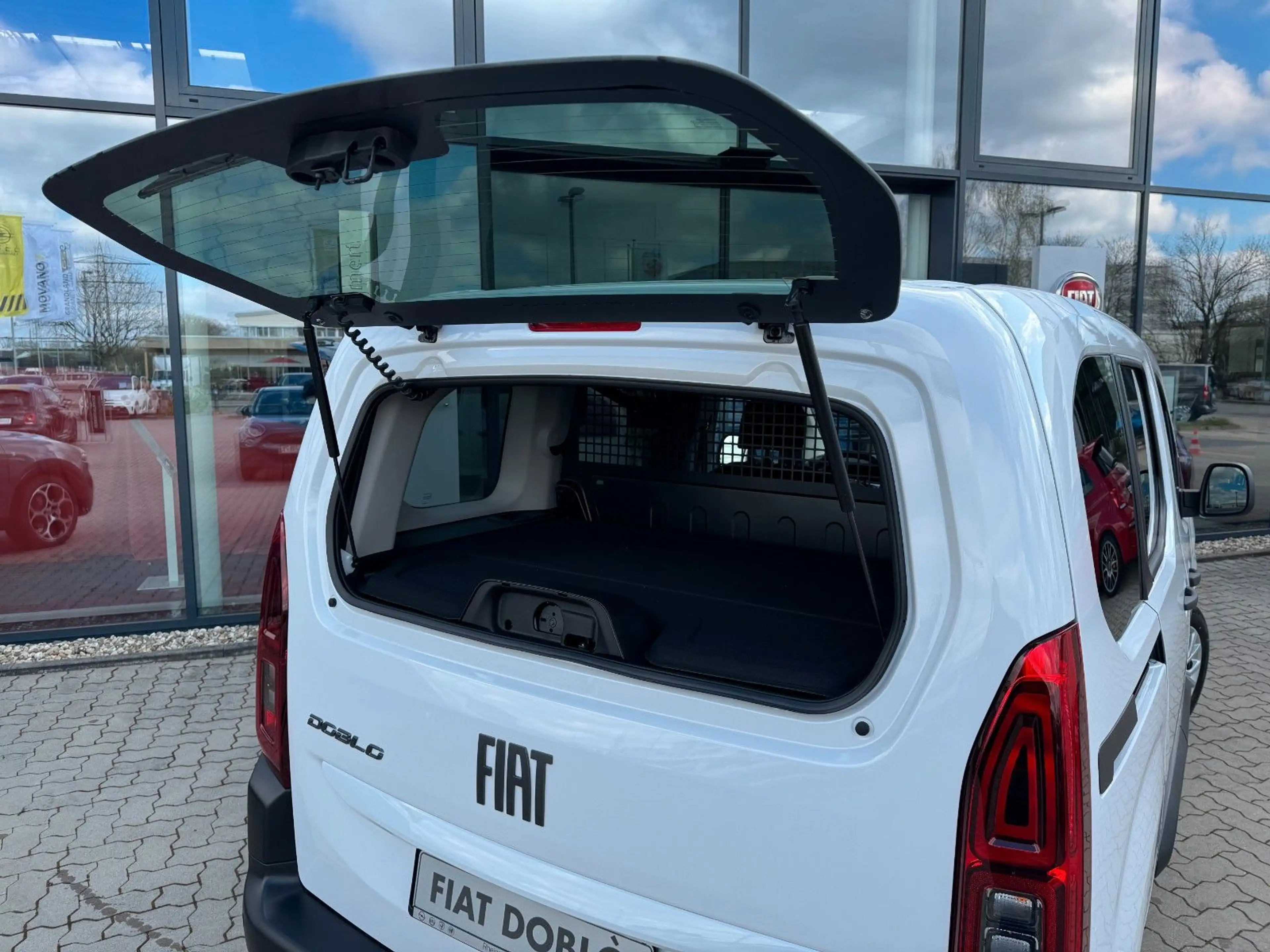 Fiat Doblo DIESEL Kombi N1 5-Sitzer 1.5 BlueHDI 102 — photo 14
