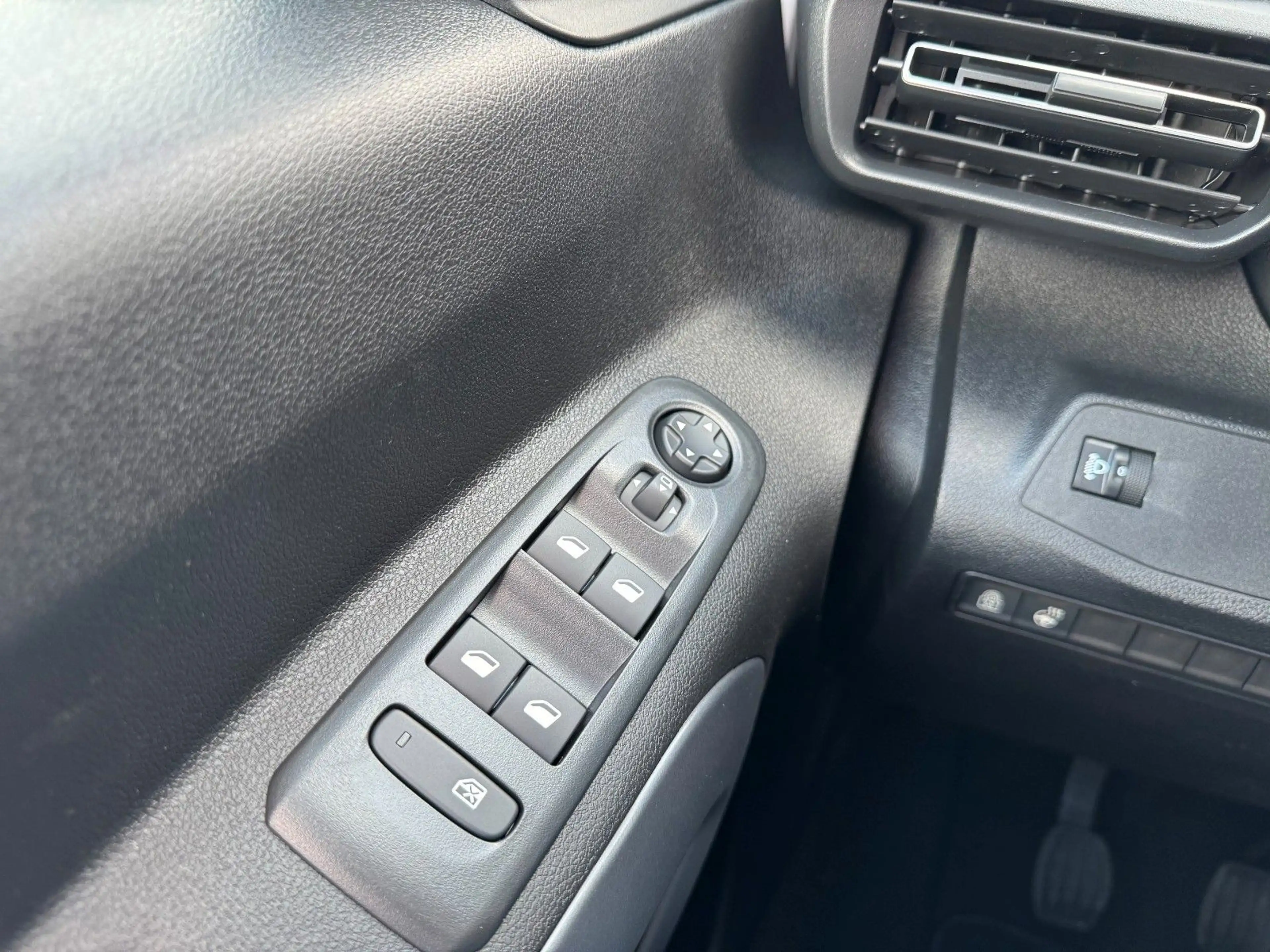 Fiat Doblo DIESEL Kombi N1 5-Sitzer 1.5 BlueHDI 102 — photo 12