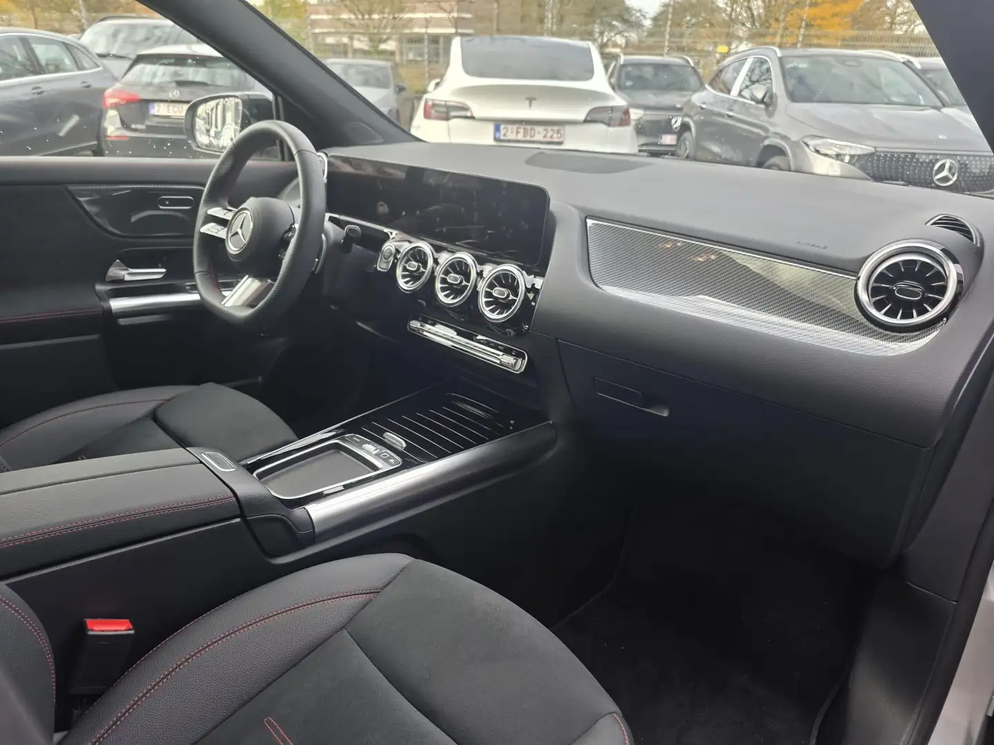 Mercedes-Benz GLA 180 GLA Star Edition Argent - 2