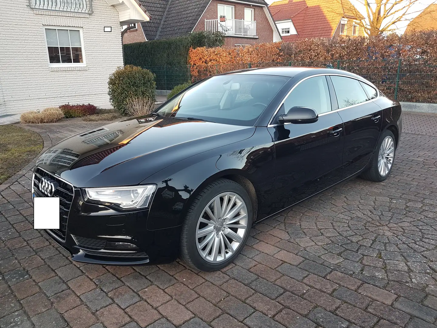 Audi A5 2.0 TDI clean Diesel Sportback, Autom., Leder, AHK Schwarz - 1