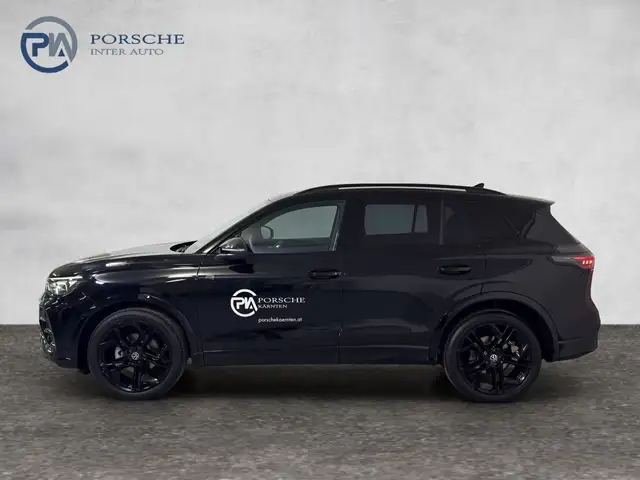 Volkswagen Tiguan view 3