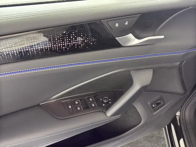 Volkswagen Tiguan view 13