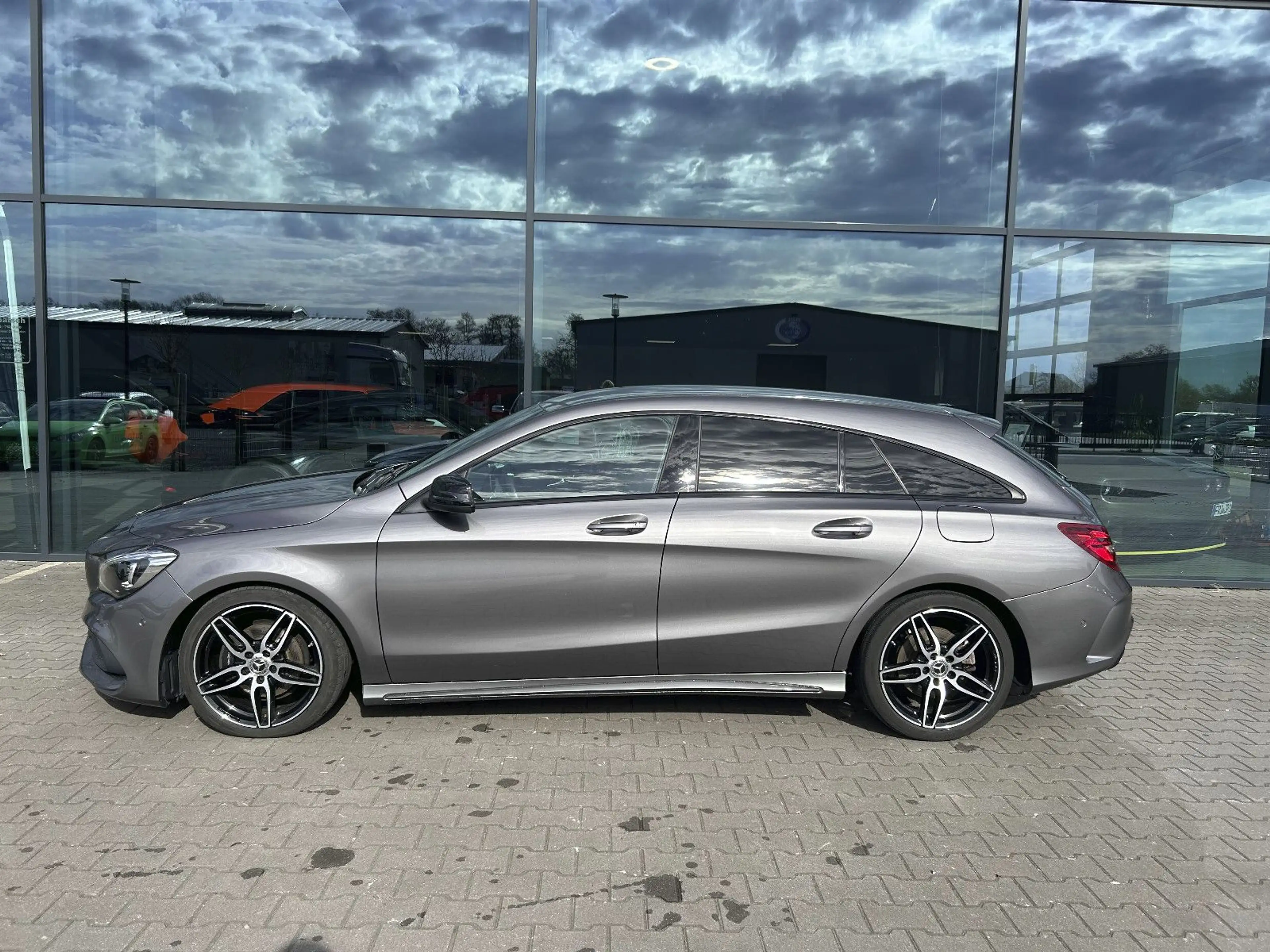 Mercedes-Benz CLA 200 CLA200 ShootingBrake AMG-Line DCT Night LED Navi — photo 5