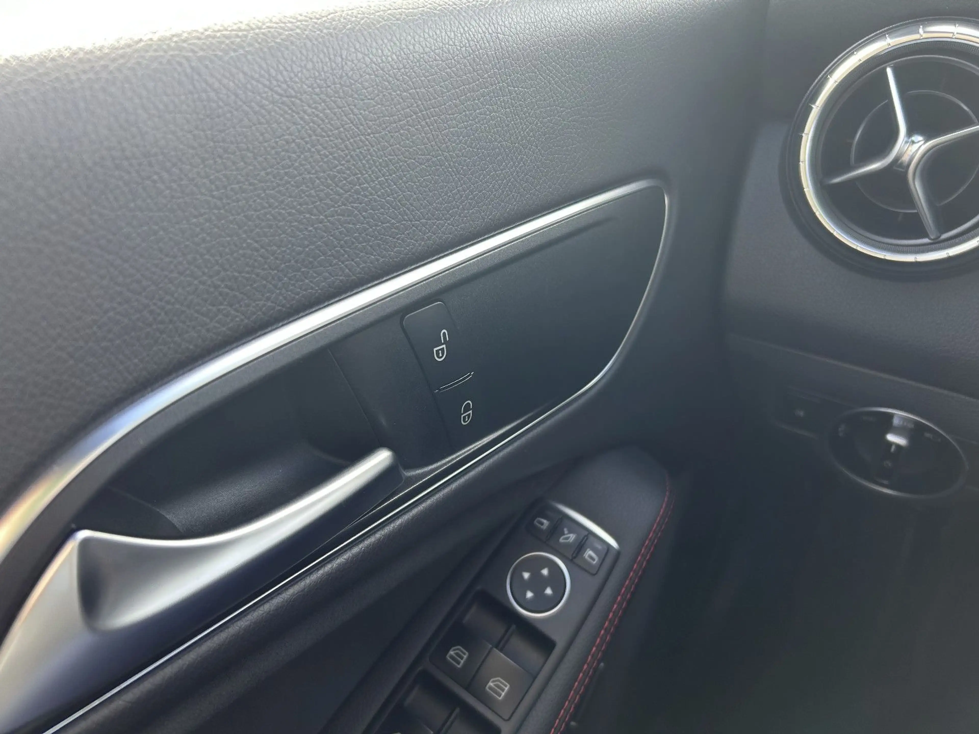 Mercedes-Benz CLA 200 CLA200 ShootingBrake AMG-Line DCT Night LED Navi — photo 14