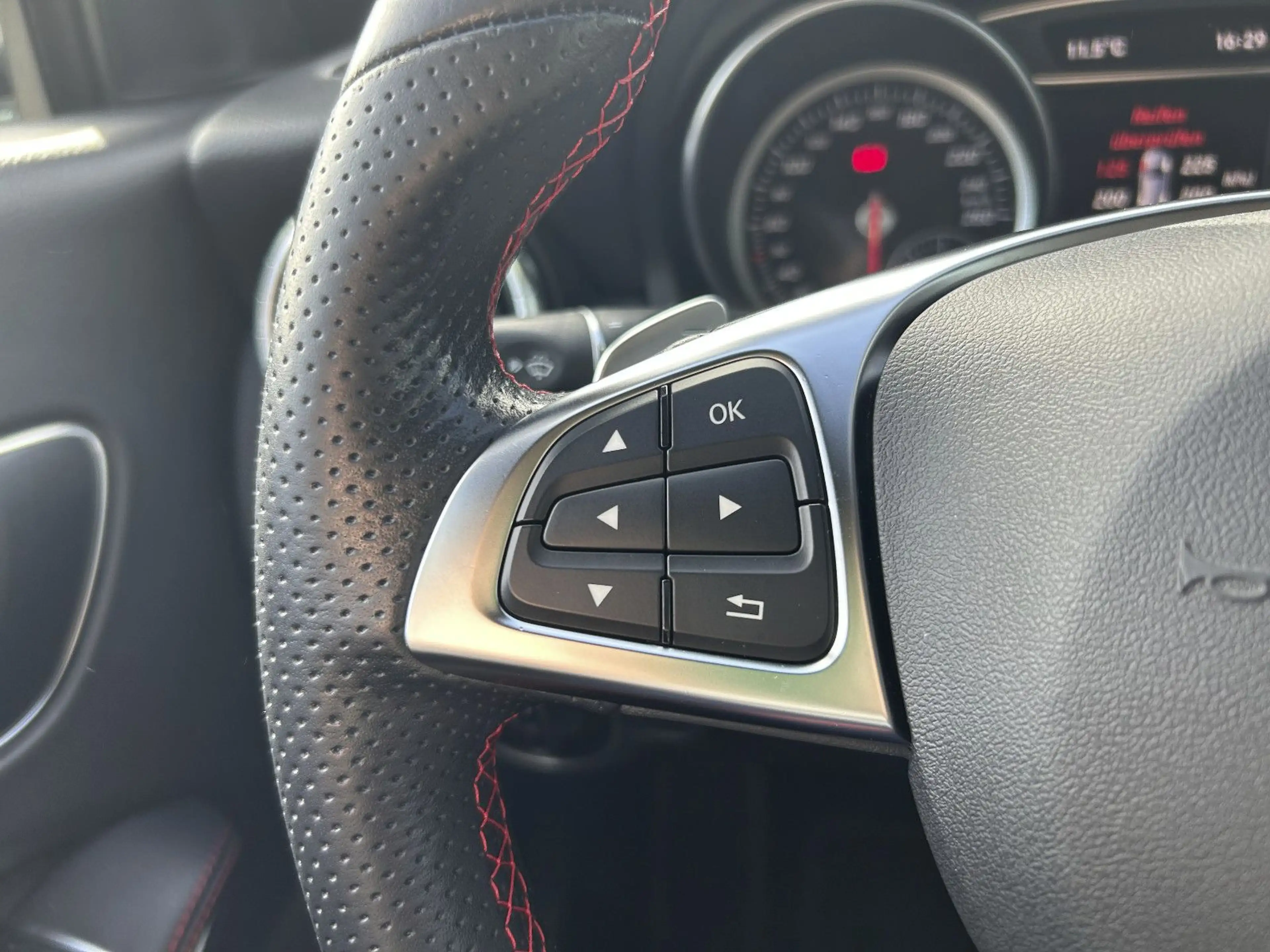 Mercedes-Benz CLA 200 CLA200 ShootingBrake AMG-Line DCT Night LED Navi — photo 17