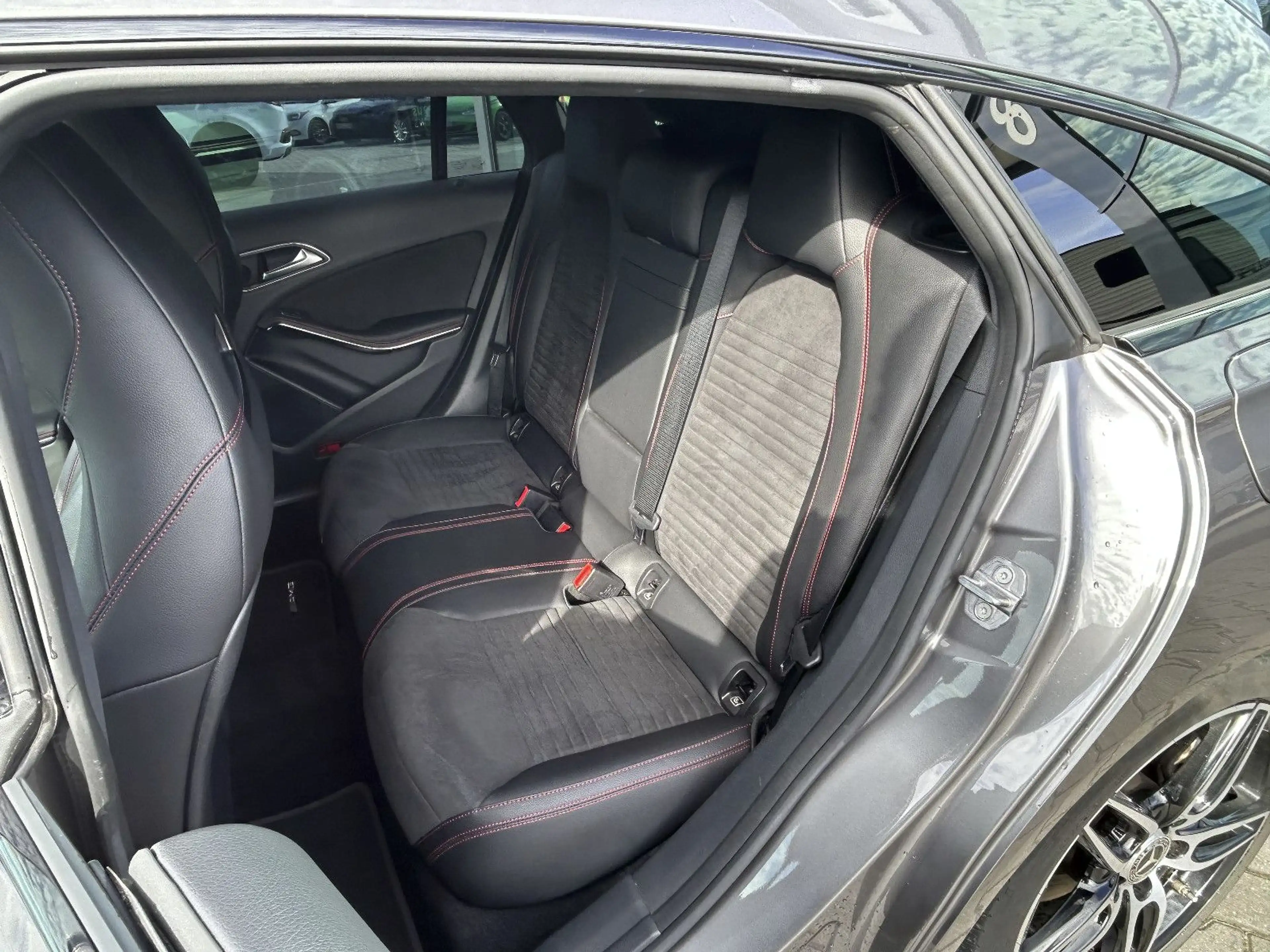 Mercedes-Benz CLA 200 CLA200 ShootingBrake AMG-Line DCT Night LED Navi — photo 11