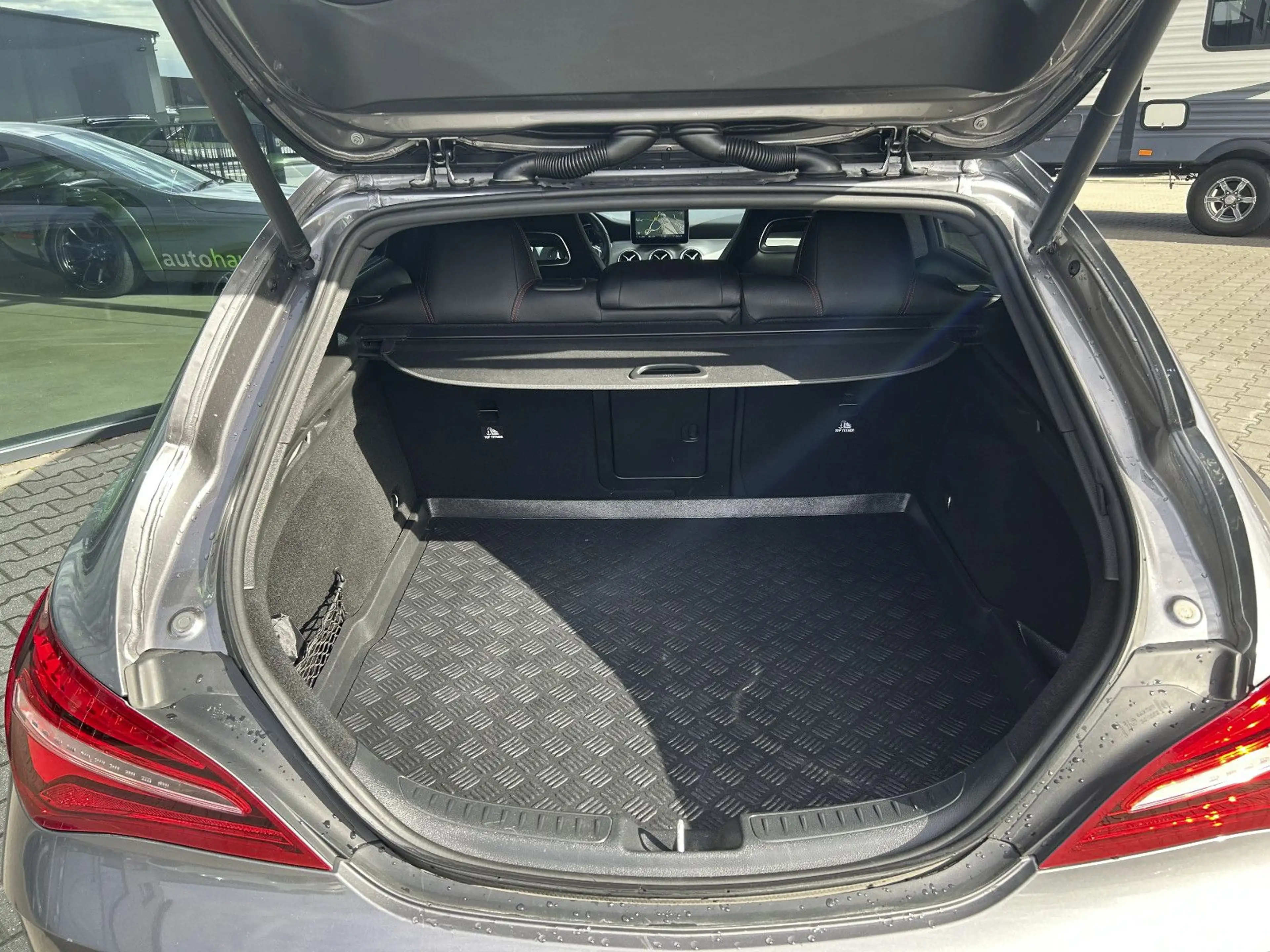 Mercedes-Benz CLA 200 CLA200 ShootingBrake AMG-Line DCT Night LED Navi — photo 31