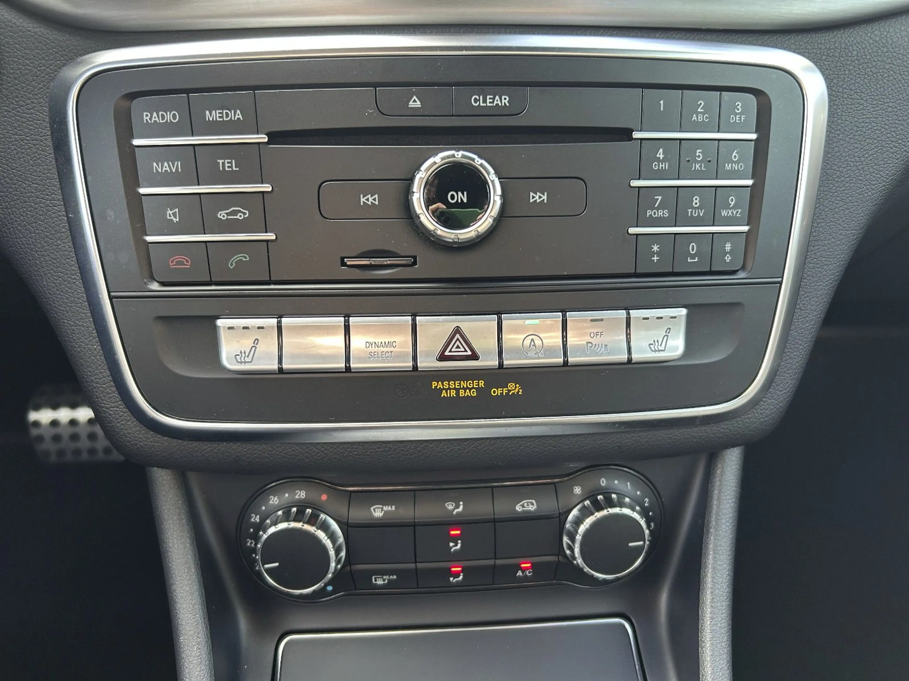 Mercedes-Benz CLA 200 CLA200 ShootingBrake AMG-Line DCT Night LED Navi — photo 27