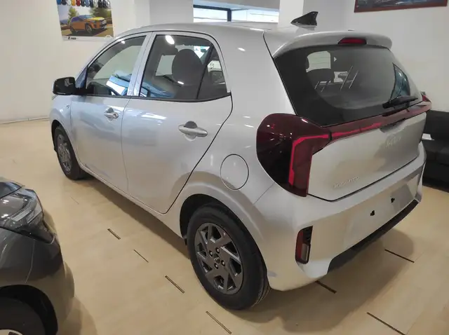 Kia Picanto view 4