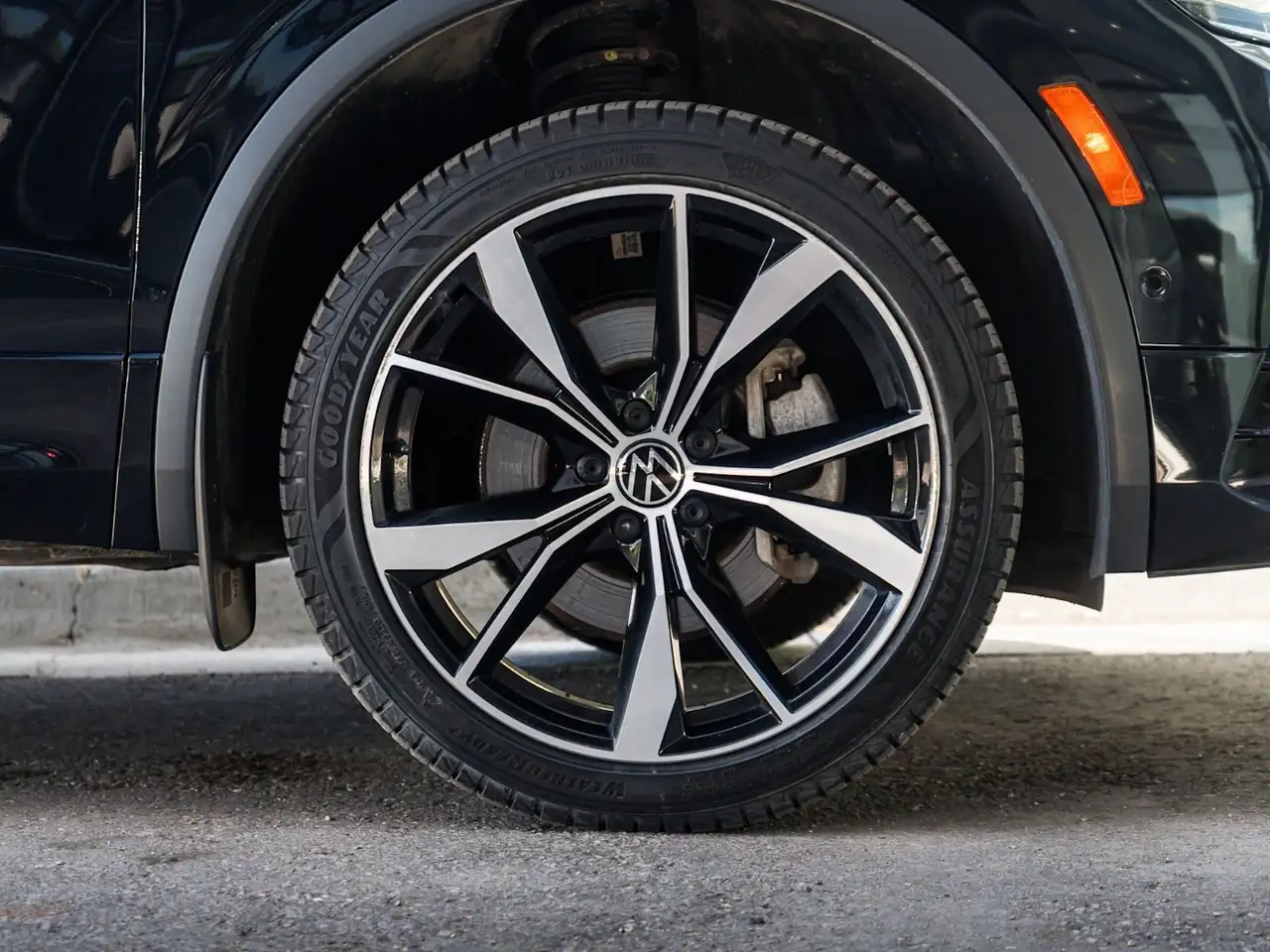 Volkswagen Tiguan снимка Volkswagen Tiguan