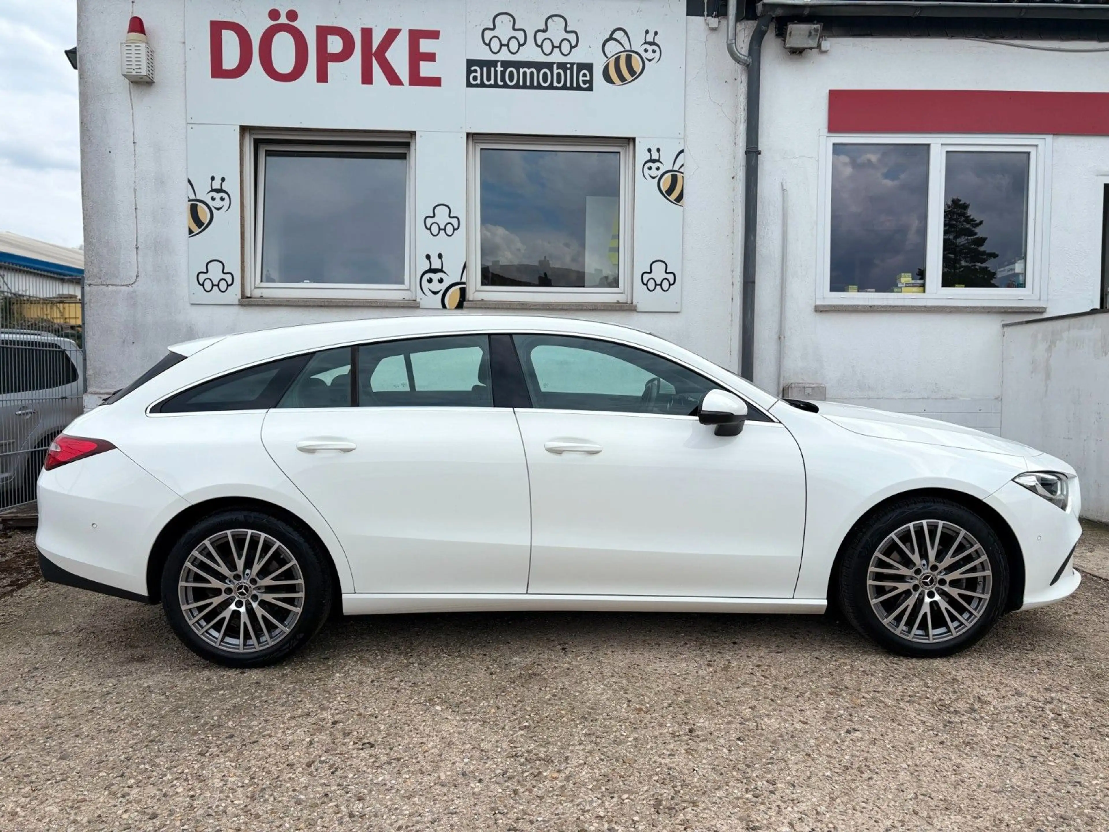 Mercedes-Benz CLA 180 Navi SHZ MBUX Kamera AHK — photo 5
