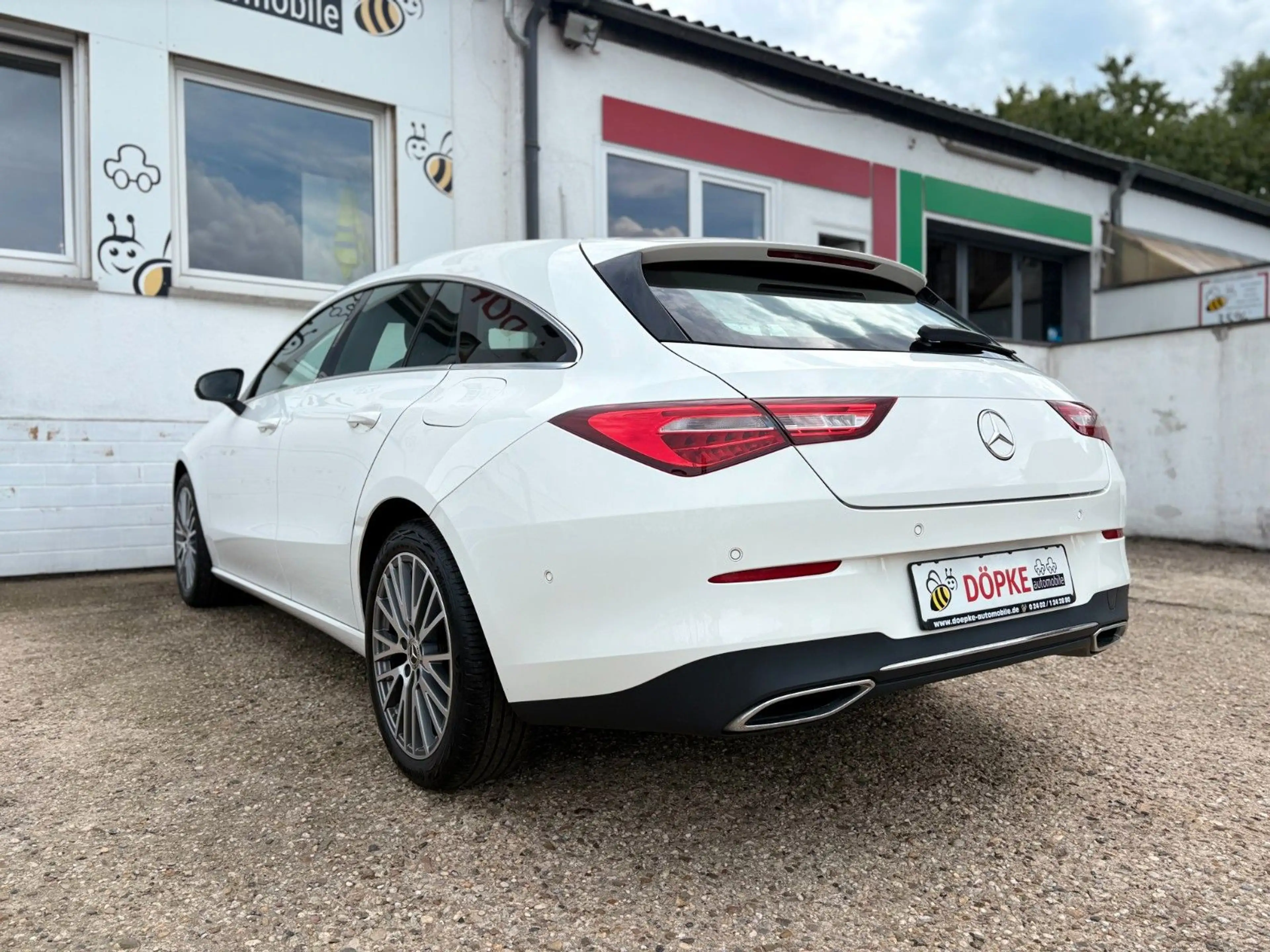 Mercedes-Benz CLA 180 Navi SHZ MBUX Kamera AHK — photo 8