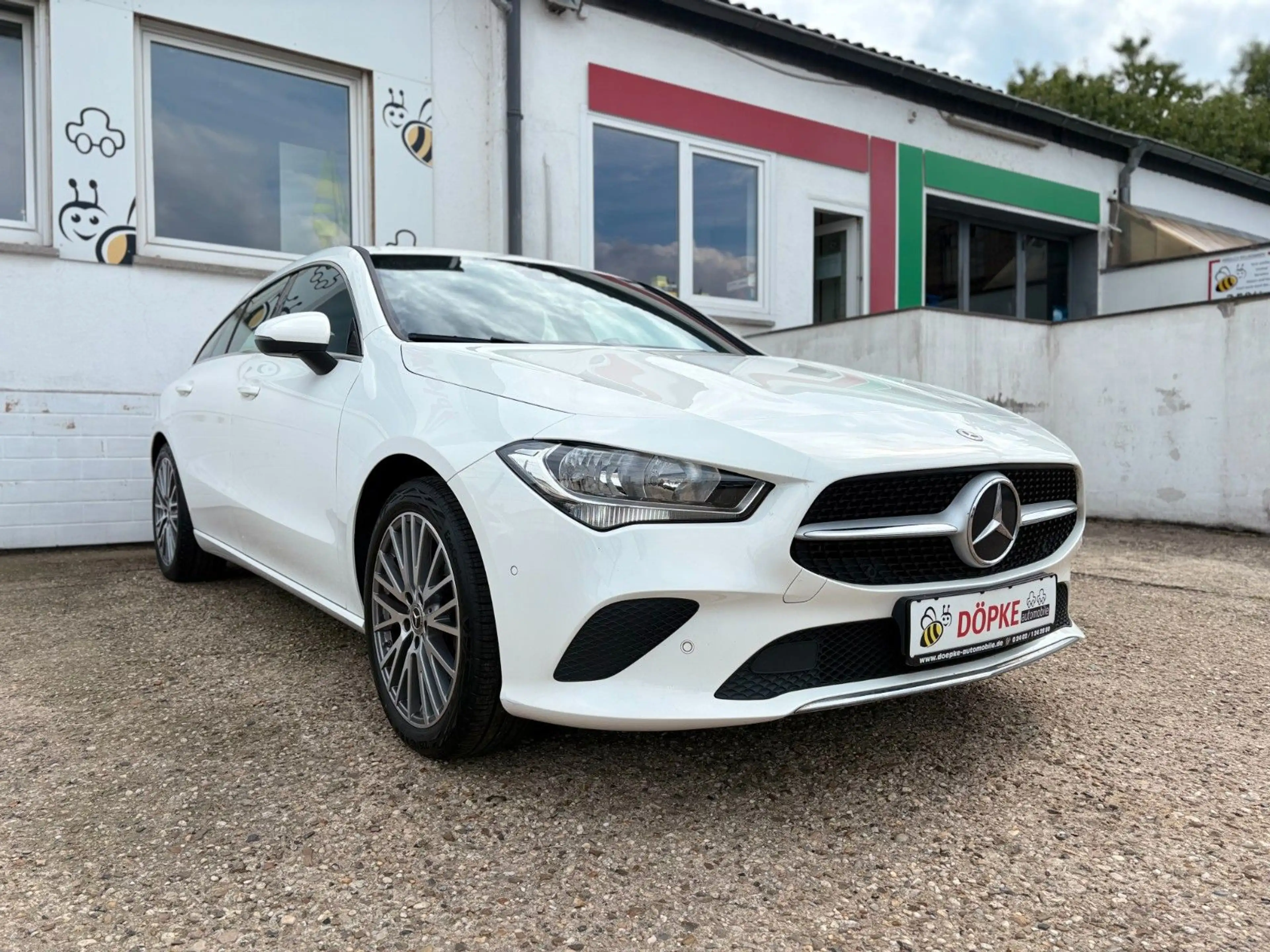 Mercedes-Benz CLA 180 Navi SHZ MBUX Kamera AHK — photo 3
