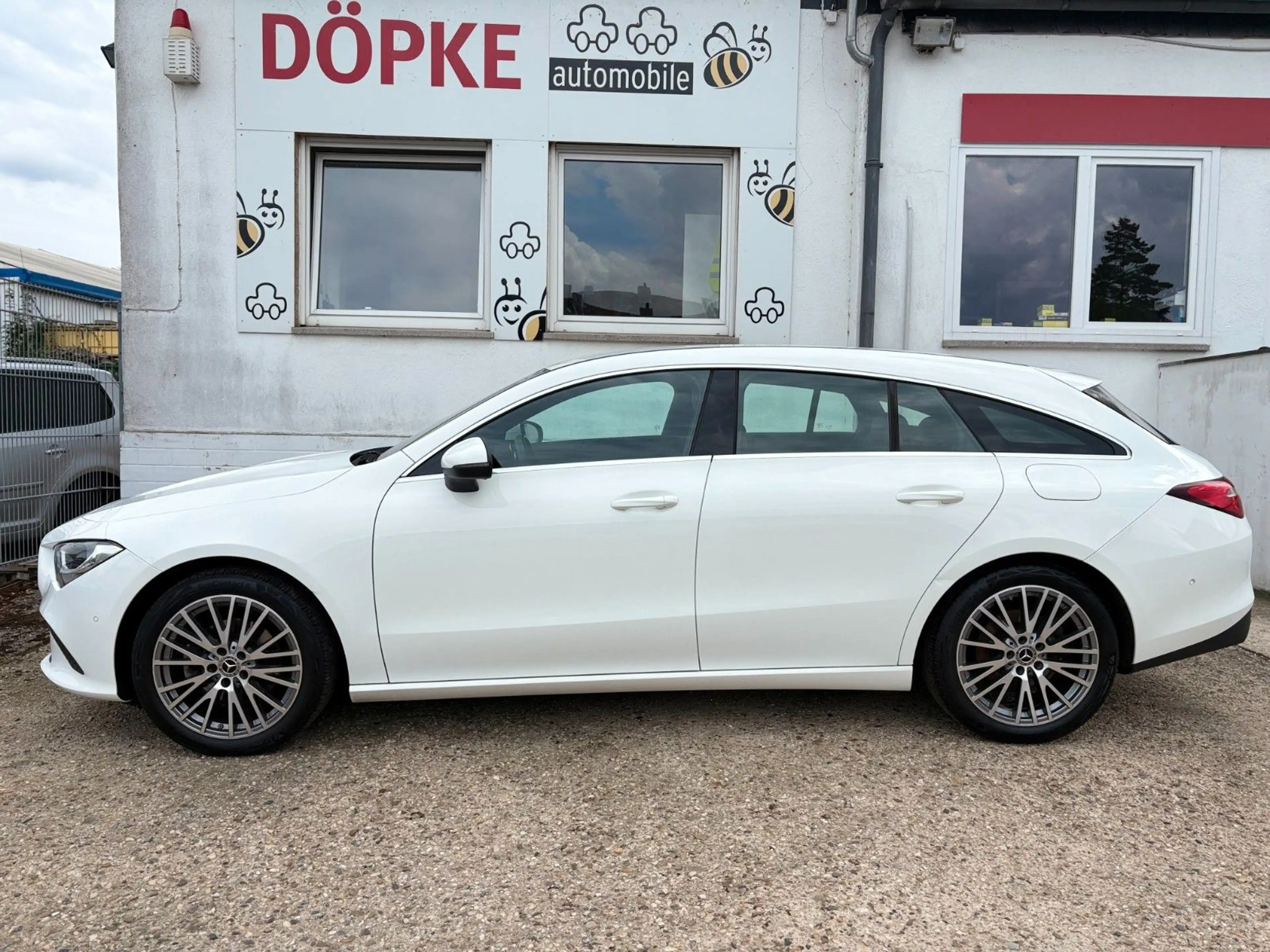 Mercedes-Benz CLA 180 Navi SHZ MBUX Kamera AHK — photo 4