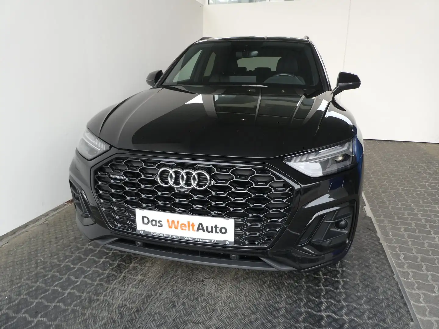 Audi Q5 40 TDI quattro S line Schwarz - 2