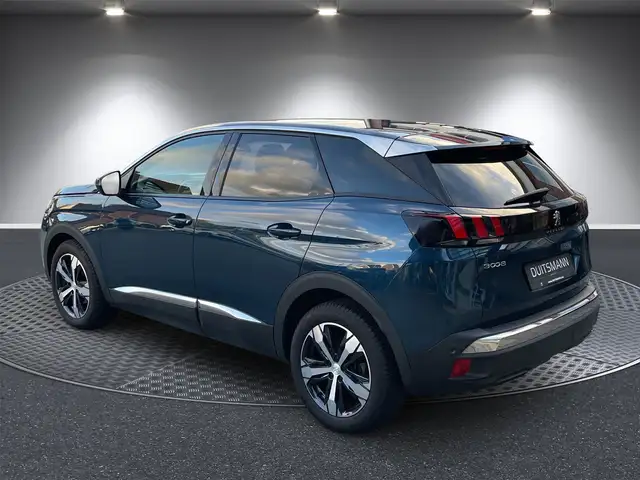 Peugeot 3008 view 3