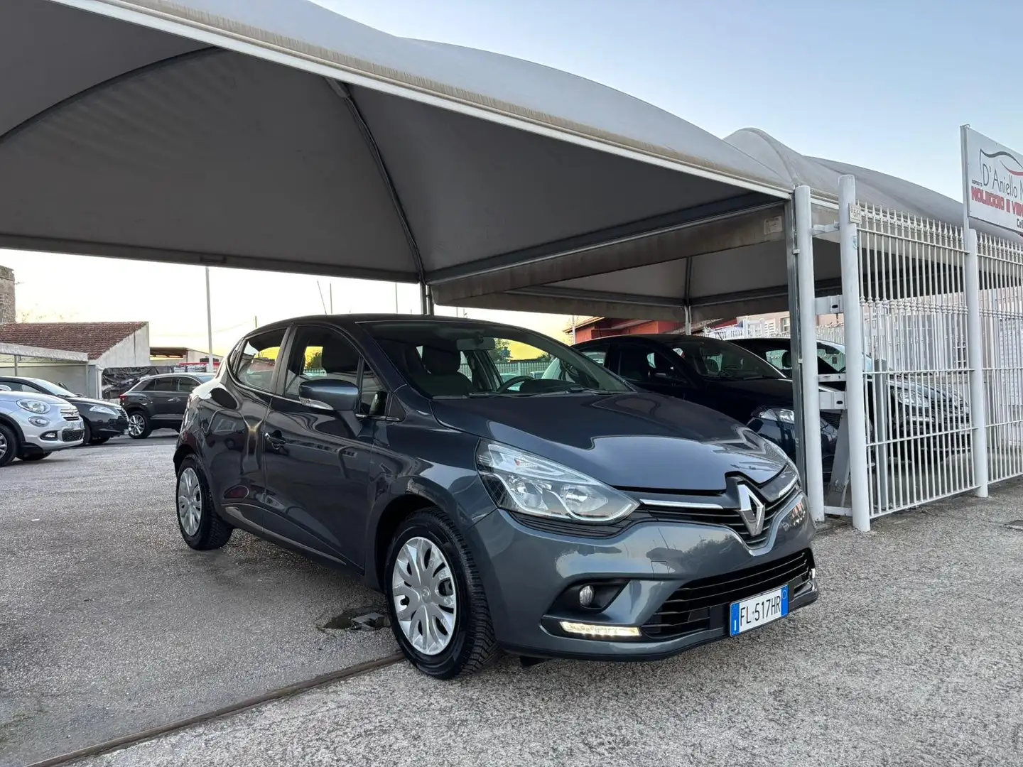 Renault Clio Clio IV 2017 1.2 16v Life 75cv Gris - 2