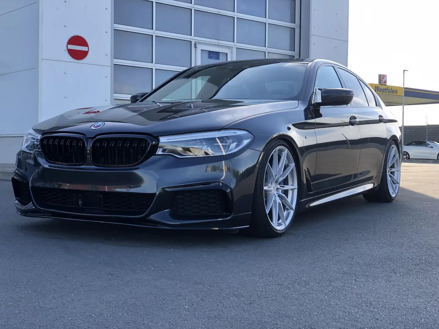 BMW M550 550 i xDrive Grau - 1