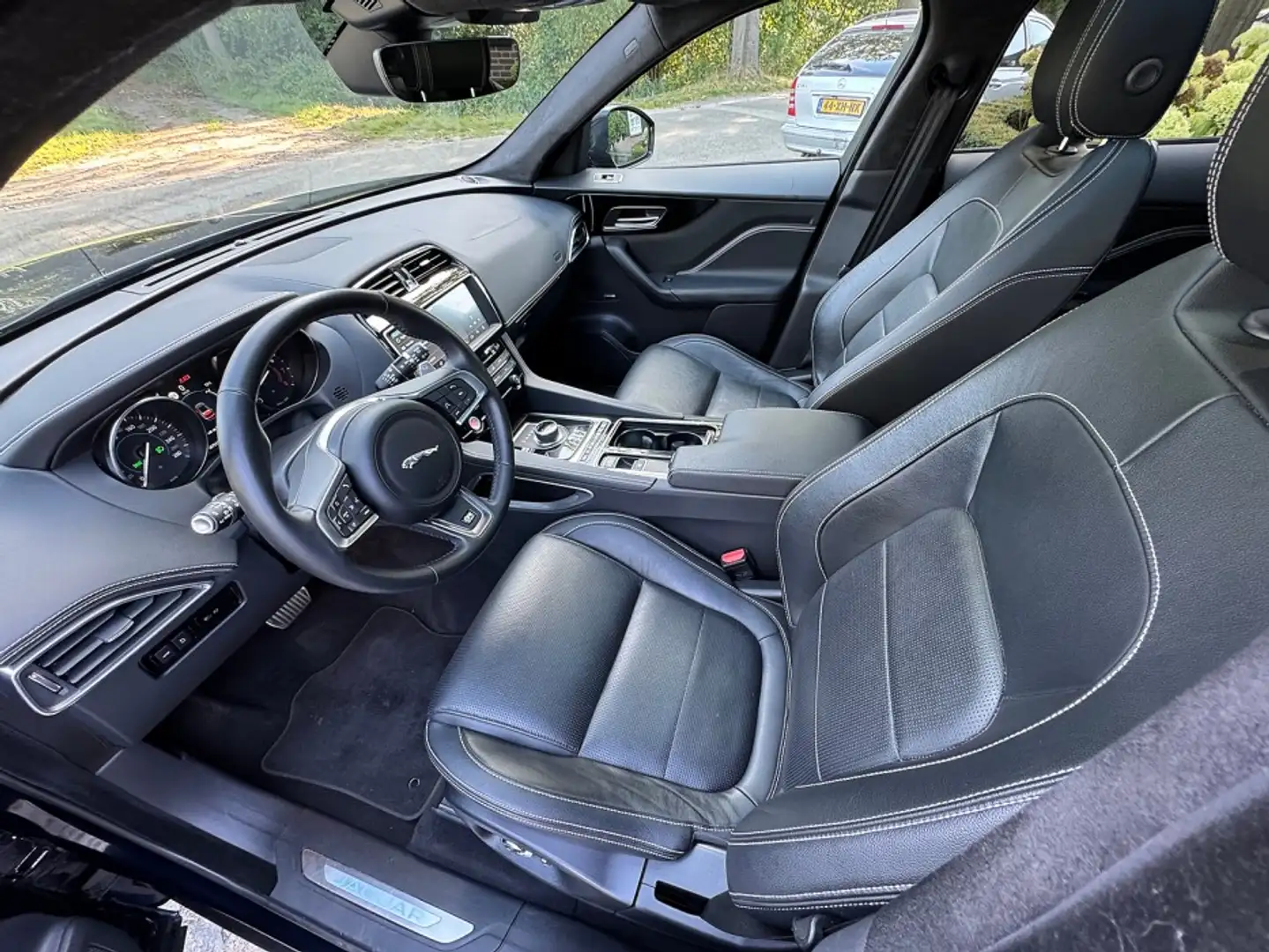Jaguar F-Pace 2.0t AWD Premium R-Sport Edition panodak,zwartleer Bleu - 2