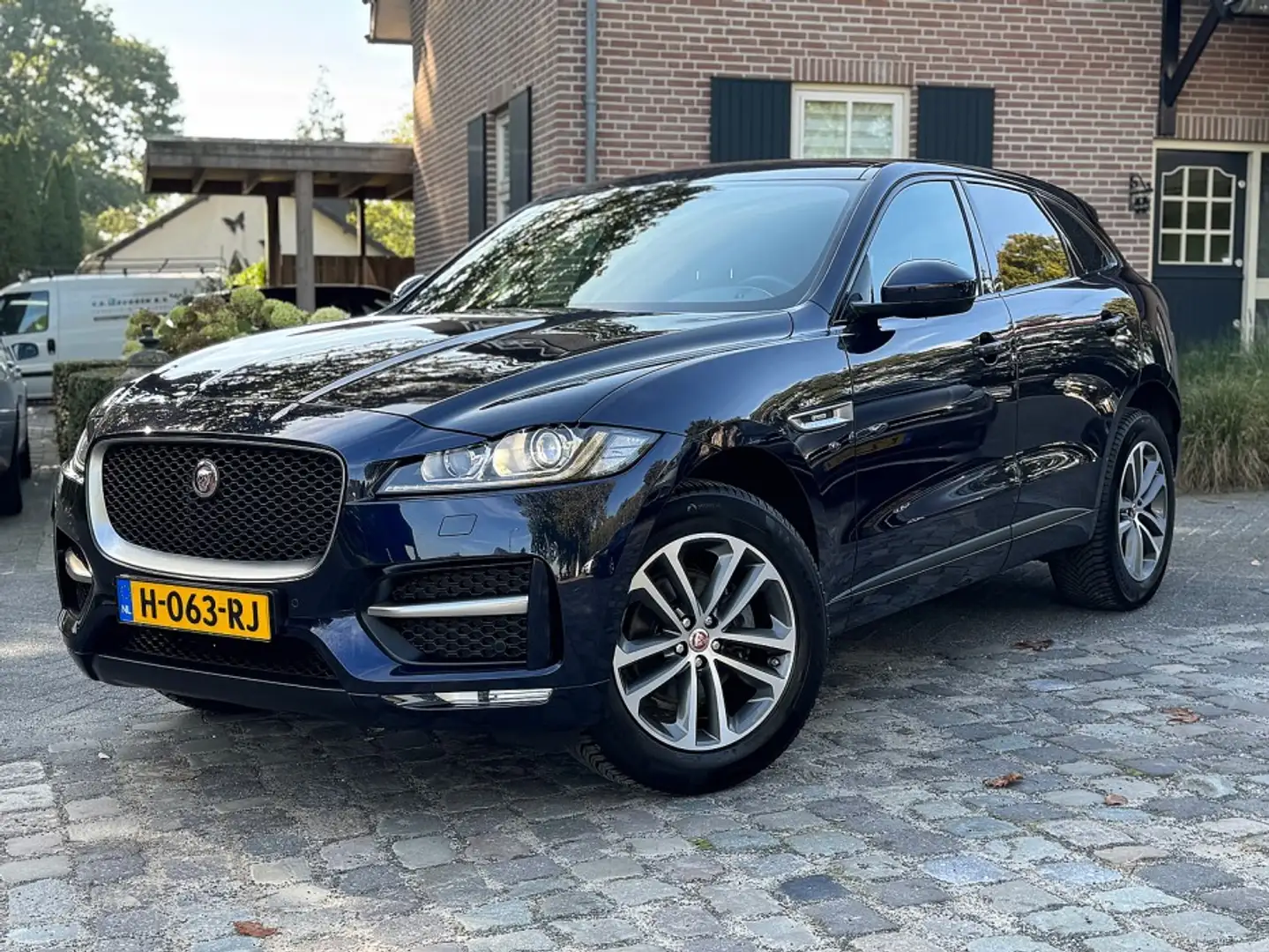 Jaguar F-Pace 2.0t AWD Premium R-Sport Edition panodak,zwartleer Bleu - 1