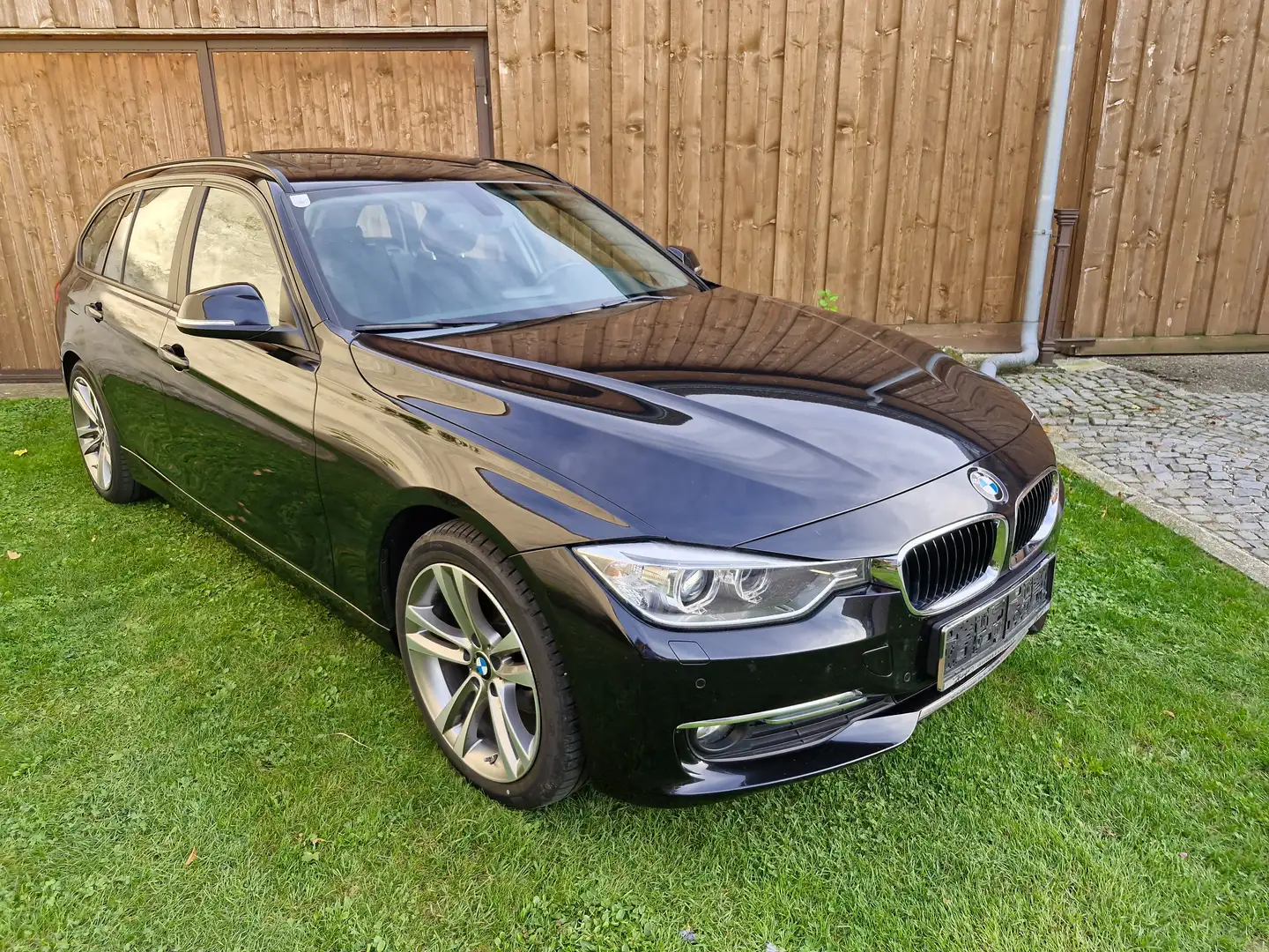 BMW 318 318d Touring Österreich-Paket Schwarz - 1