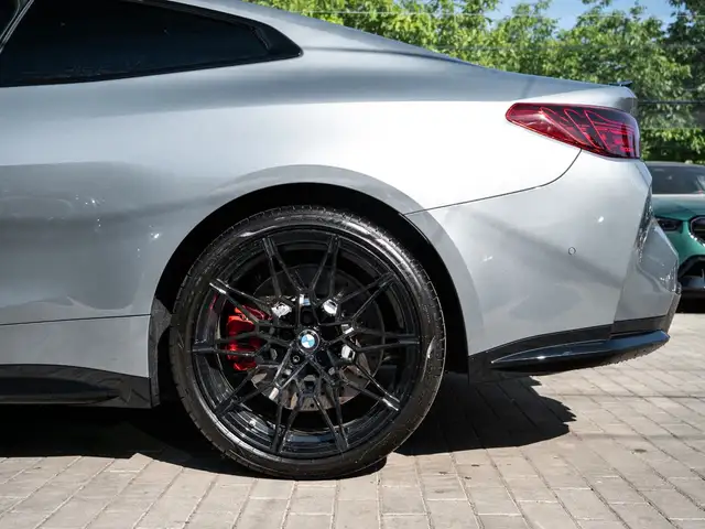 BMW M4 view 12